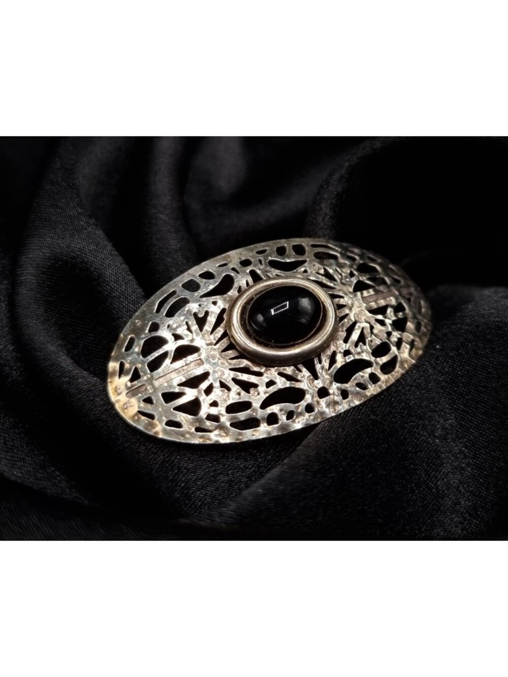 Vintage Filigree Silver Brooch With Black Stone Oval